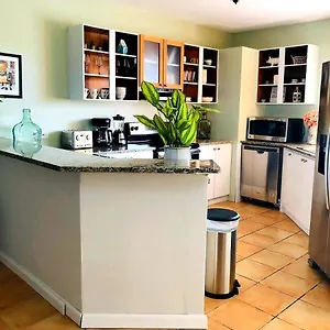  Apartment Mariposa House